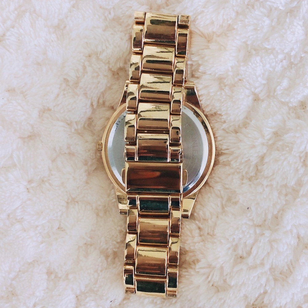 Avon Signature Collection Gold Watch Women’s - Picture 4 of 10